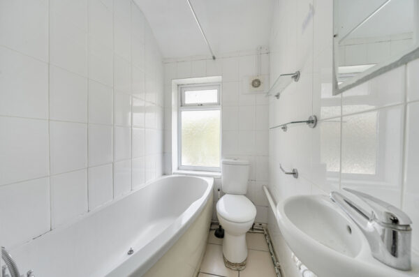 Hobart Road, Dagenham, Essex, RM9 5NH