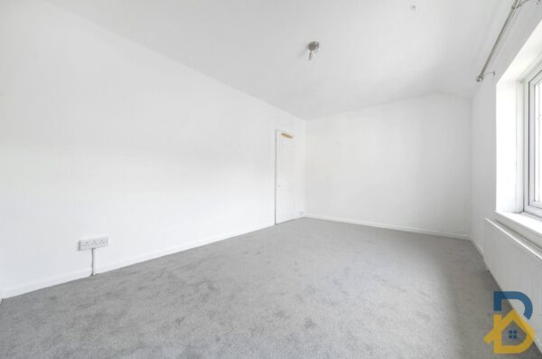 Hobart Road, Dagenham, Essex, RM9 5NH