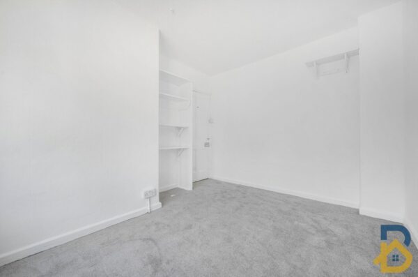 Hobart Road, Dagenham, Essex, RM9 5NH