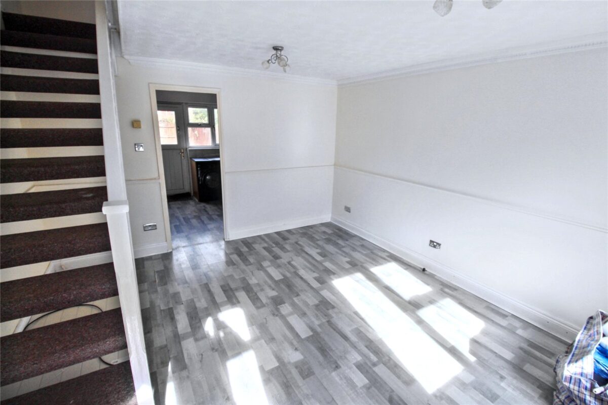 Burdetts Road, Dagenham, RM9 6XY