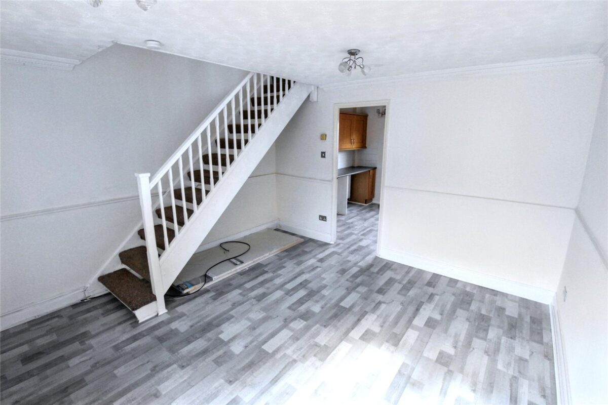 Burdetts Road, Dagenham, RM9 6XY