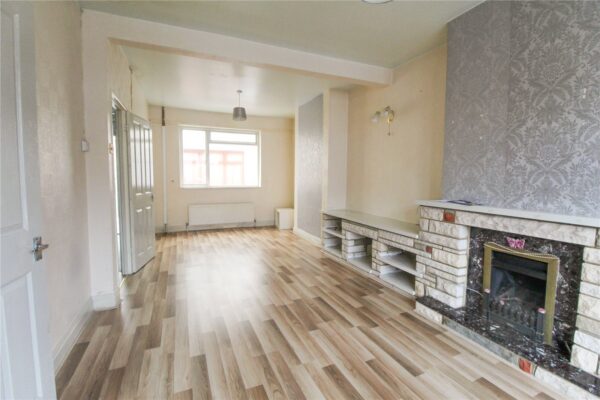 Temple Avenue, Dagenham, RM8