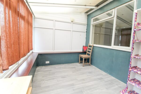 Temple Avenue, Dagenham, RM8