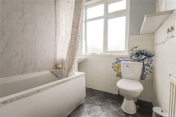 Temple Avenue, Dagenham, RM8