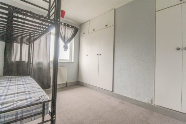 Temple Avenue, Dagenham, RM8