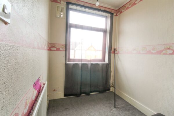 Temple Avenue, Dagenham, RM8