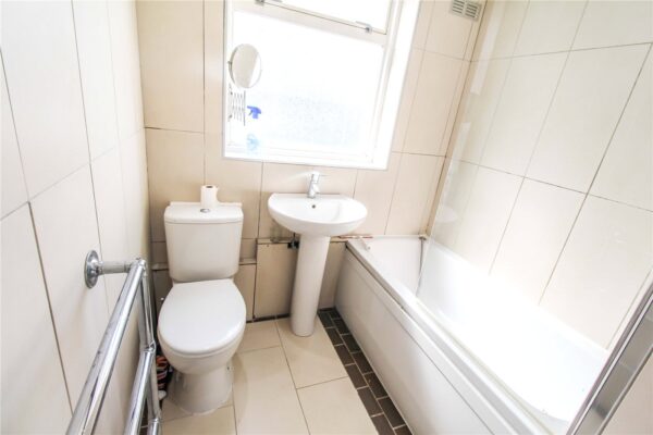 Belgrave Avenue, Gidea Park, Romford, RM2 6PU
