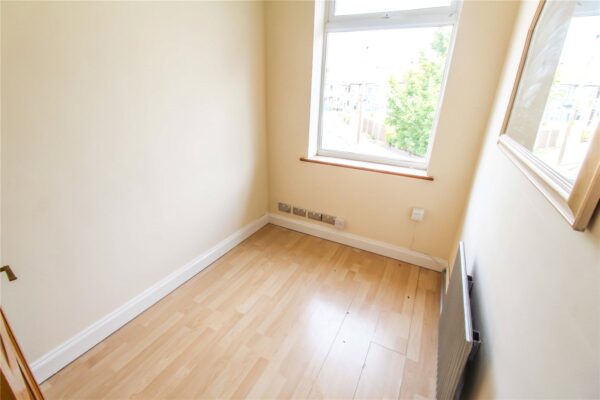 Belgrave Avenue, Gidea Park, Romford, RM2 6PU