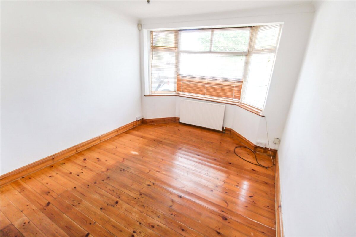 Belgrave Avenue, Gidea Park, Romford, RM2 6PU