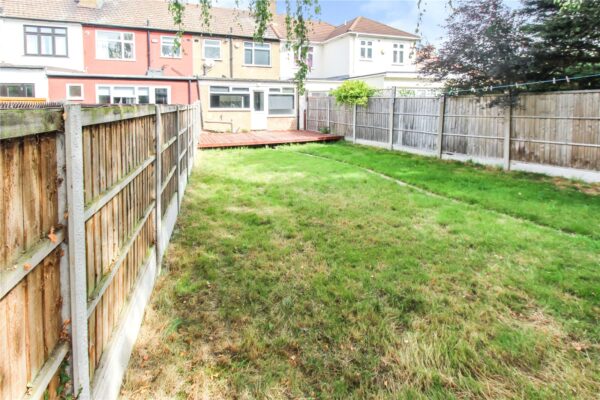 Belgrave Avenue, Gidea Park, Romford, RM2 6PU
