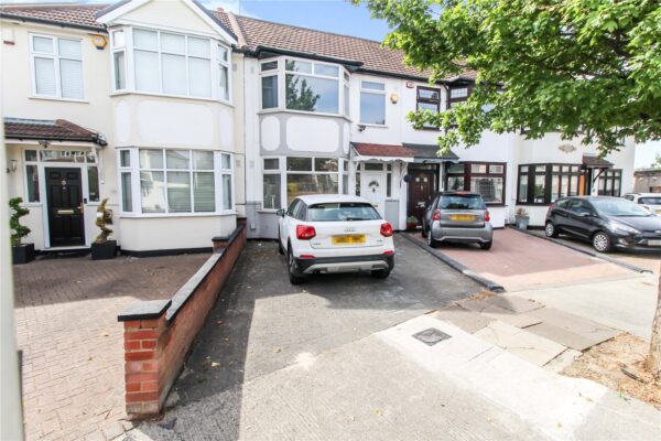 Belgrave Avenue, Gidea Park, Romford, RM2 6PU