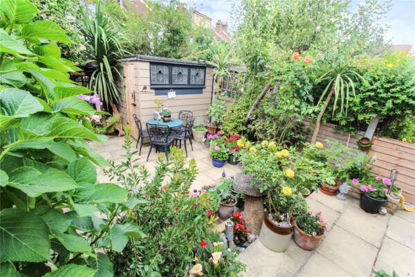 Cumberland Road, Plaistow, E13 8LR