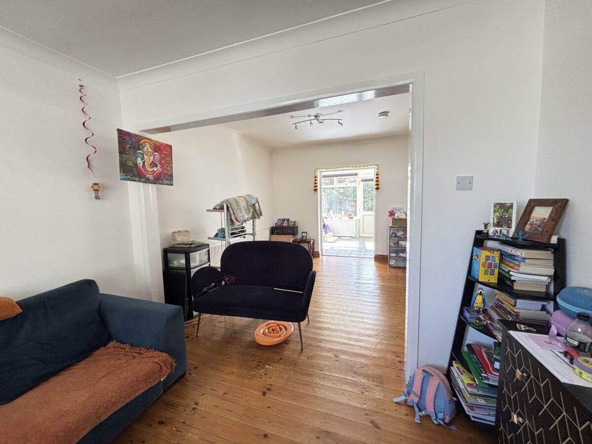 Belgrave Avenue, Romford, RM2