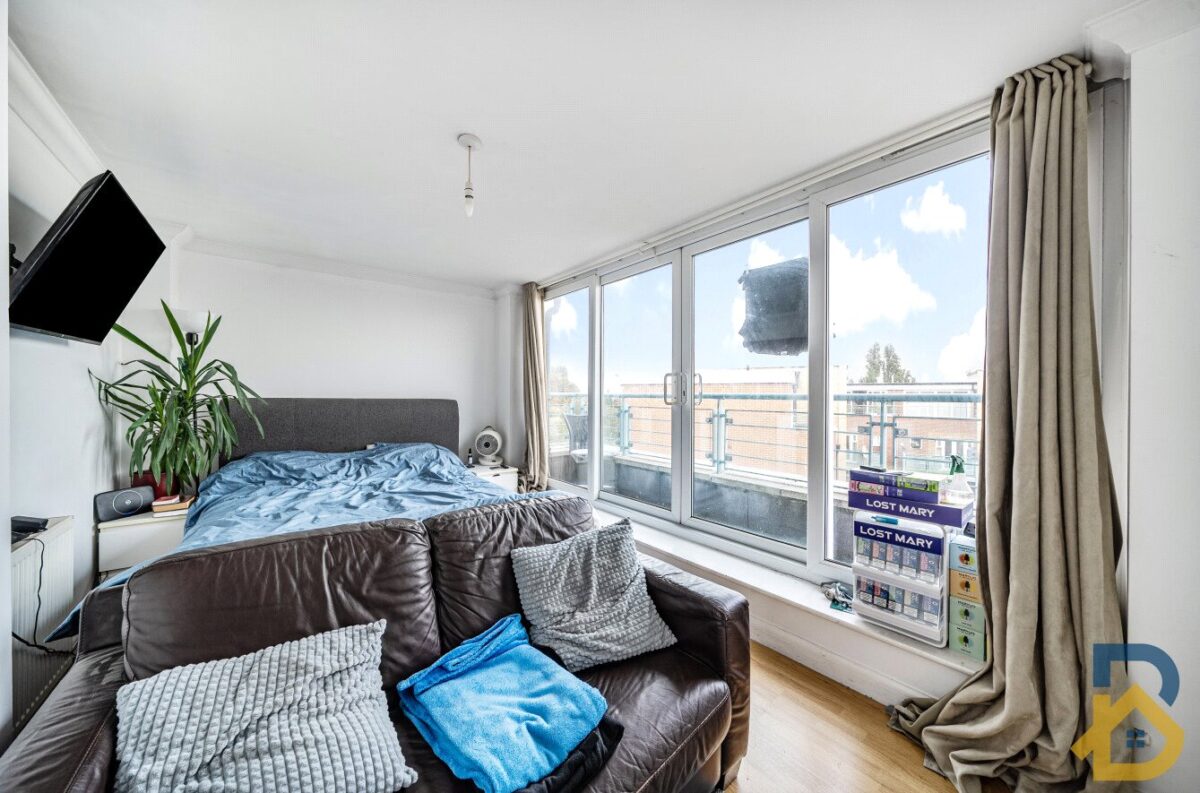 St. Mark's Place, Bowery Court St. Mark's Place, RM10