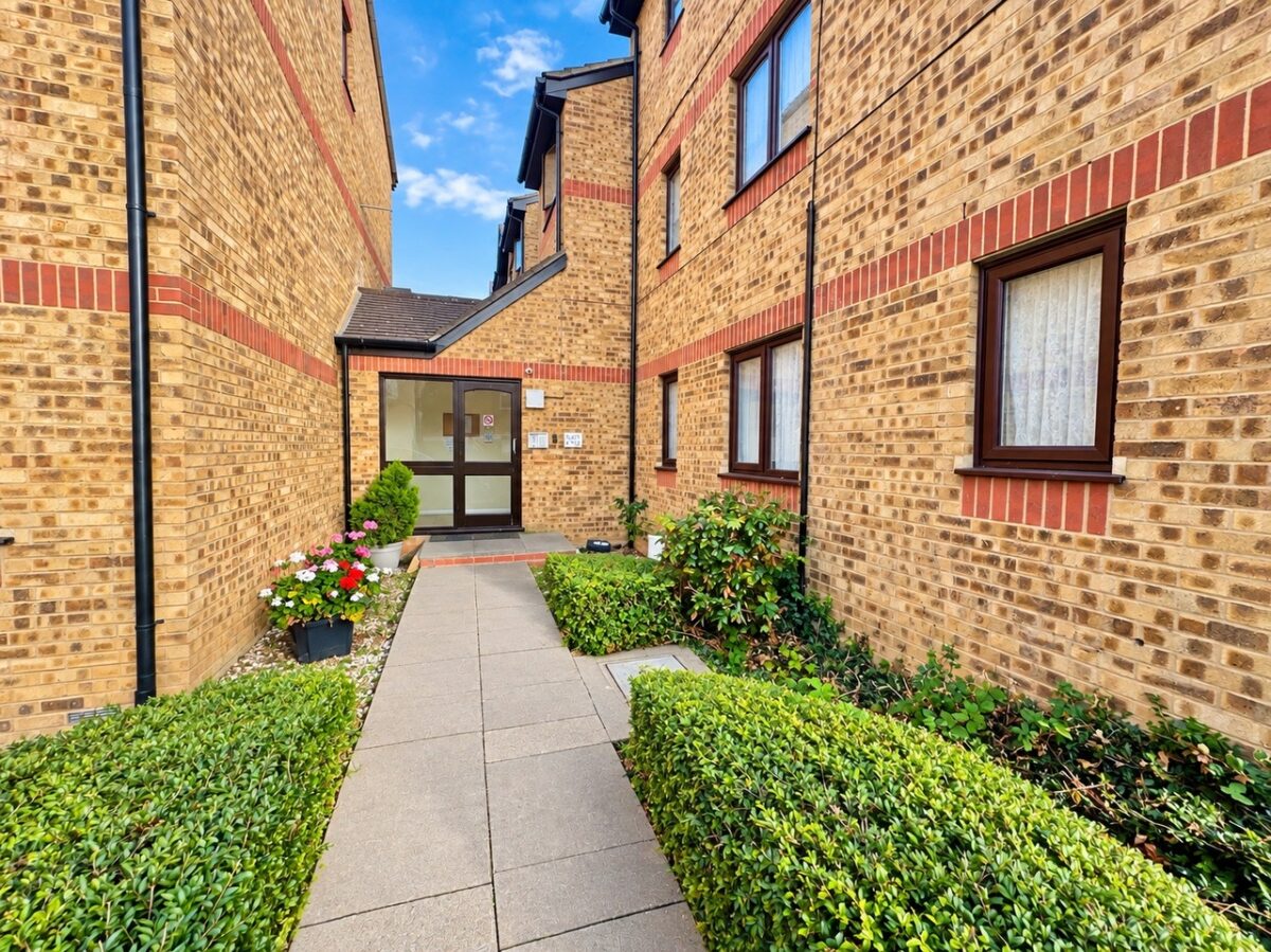 Vignoles Road, Romford, RM7