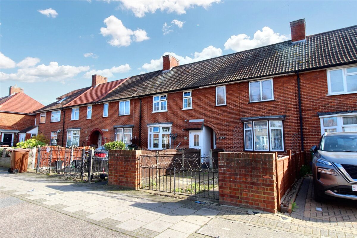 Lodge Avenue, Dagenham, Essex, RM8 2JL