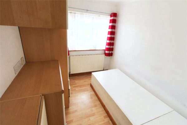 Hollidge Way, Dagenham, Barking and Dagenham, RM10 9SP