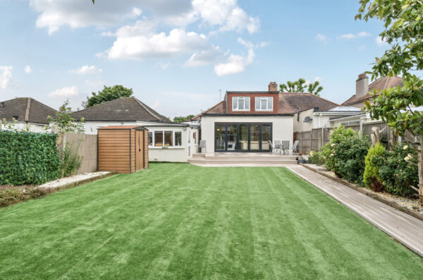 Mawney Road, Romford, RM7 8QT