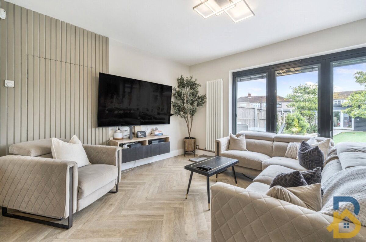 Mawney Road, Romford, RM7 8QT