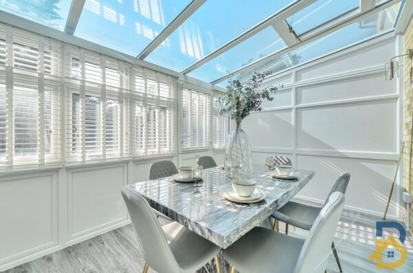 Mansard Close, Hornchurch, RM12 4HS