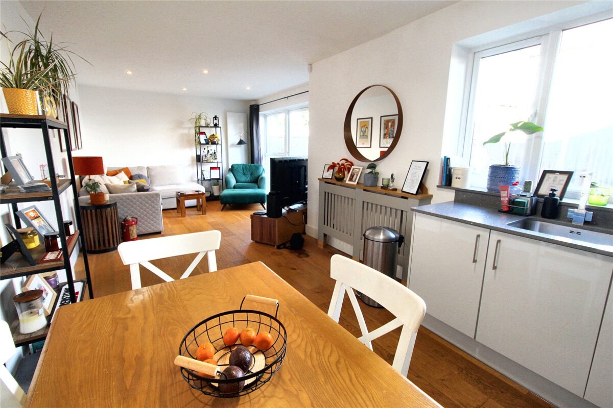 Haysoms Close, Romford, RM1 4DL