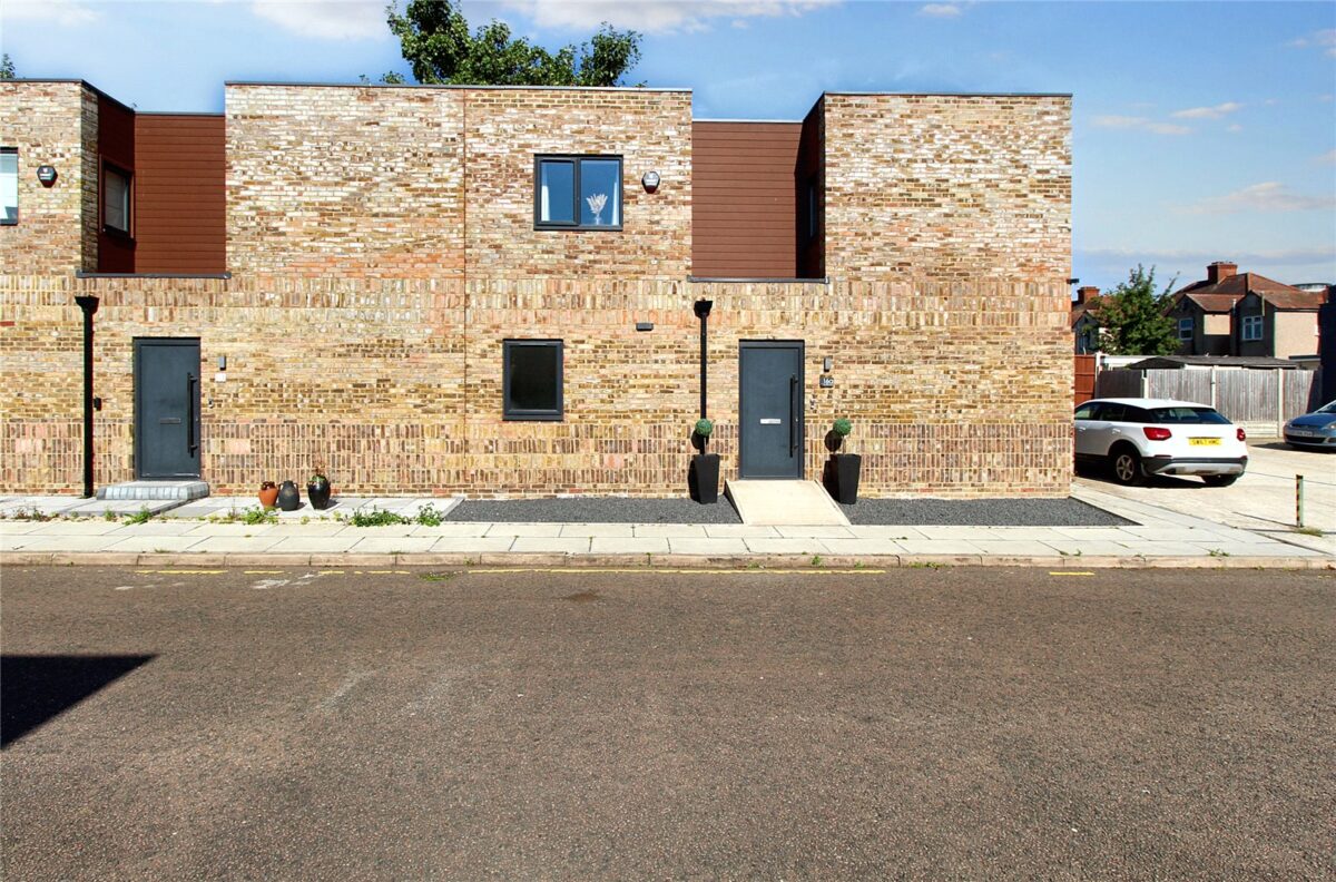 Haysoms Close, Romford, RM1 4DL