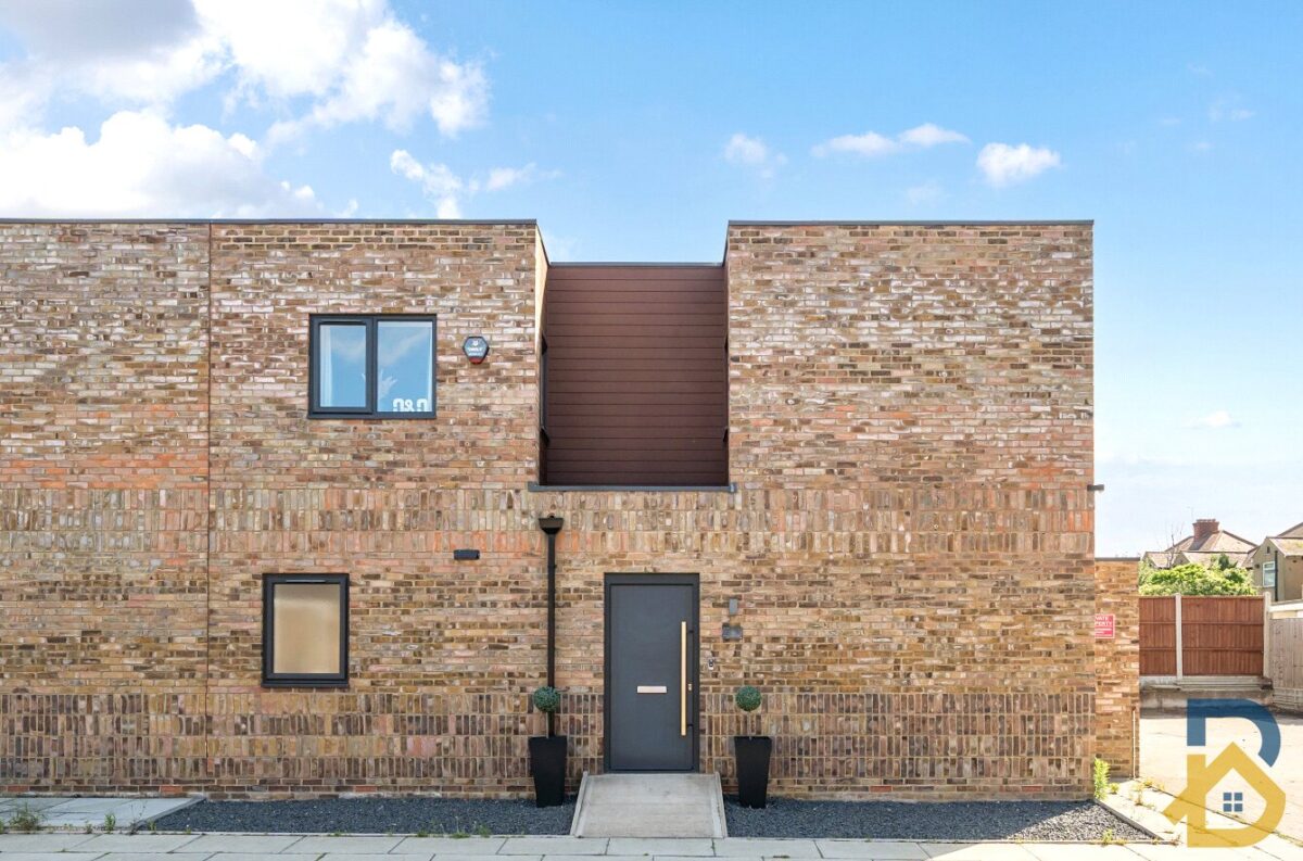 Haysoms Close, Romford, RM1 4DL