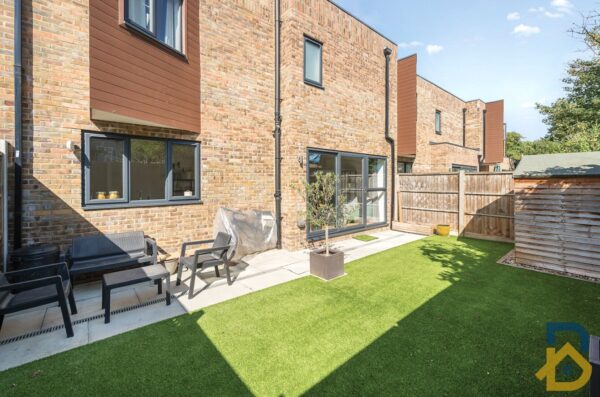 Haysoms Close, Romford, RM1 4DL