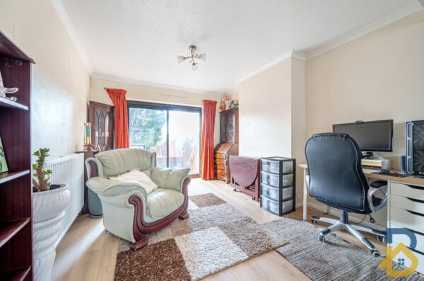Kingshill Avenue, Romford, RM5 2SA