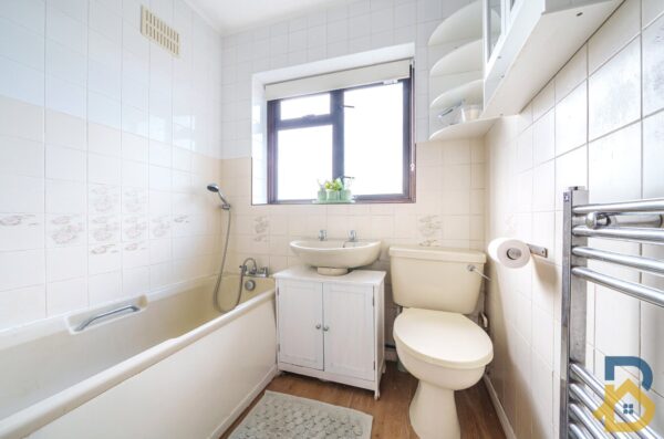 Kingshill Avenue, Romford, RM5 2SA