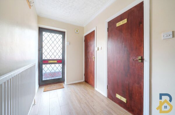 Kingshill Avenue, Romford, RM5 2SA