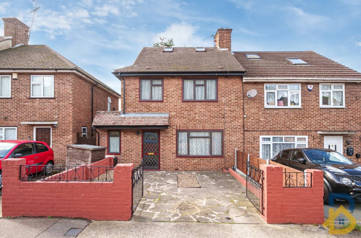 Kingshill Avenue, Romford, RM5 2SA