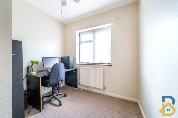 Kingshill Avenue, Romford, RM5 2SA