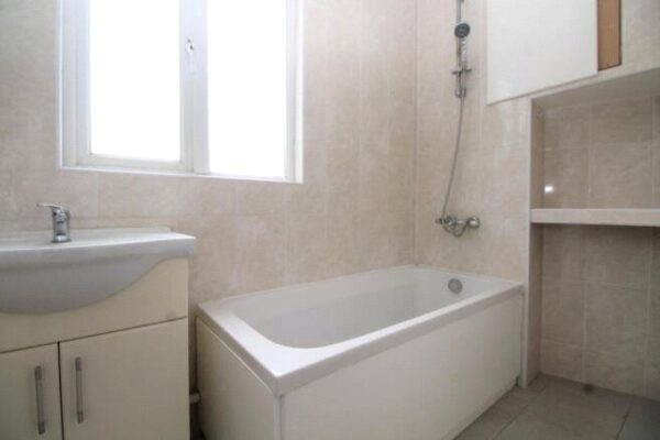 Porters Avenue, Dagenham, RM9 5YS
