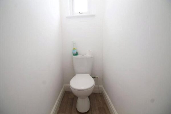 Porters Avenue, Dagenham, RM9 5YS