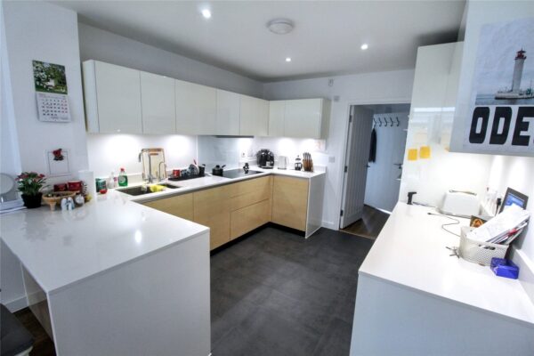 Charlock Close, Romford, RM3 0LE