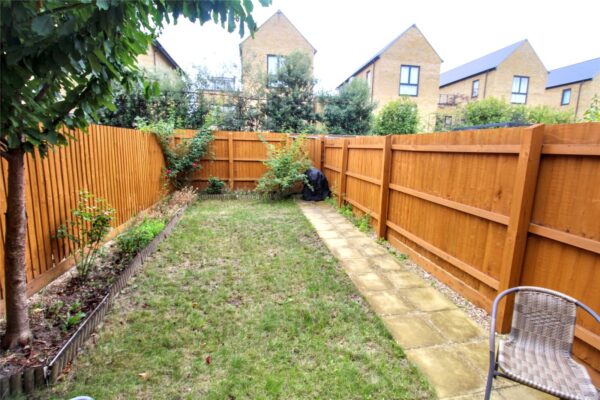 Charlock Close, Romford, RM3 0LE