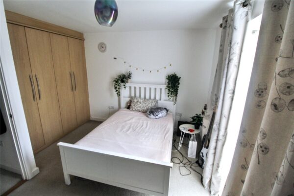 Charlock Close, Romford, RM3 0LE