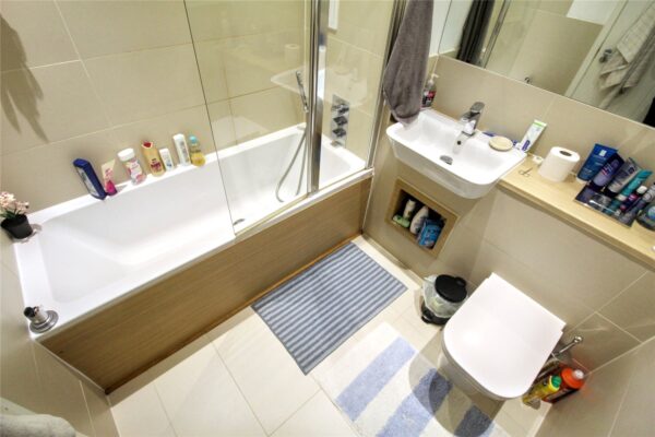 Charlock Close, Romford, RM3 0LE
