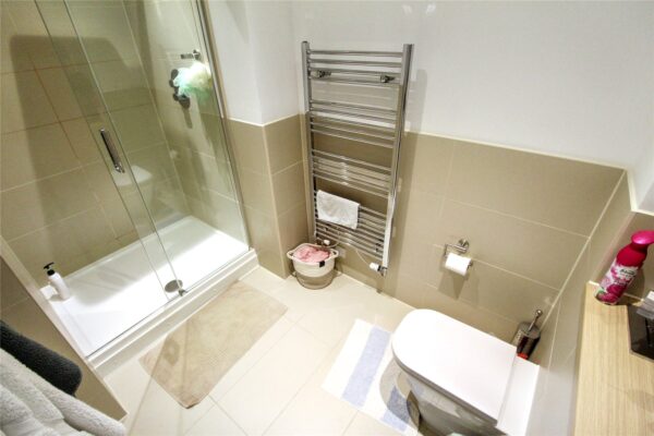 Charlock Close, Romford, RM3 0LE