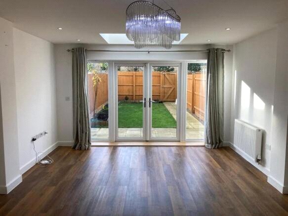 Charlock Close, Romford, RM3 0LE