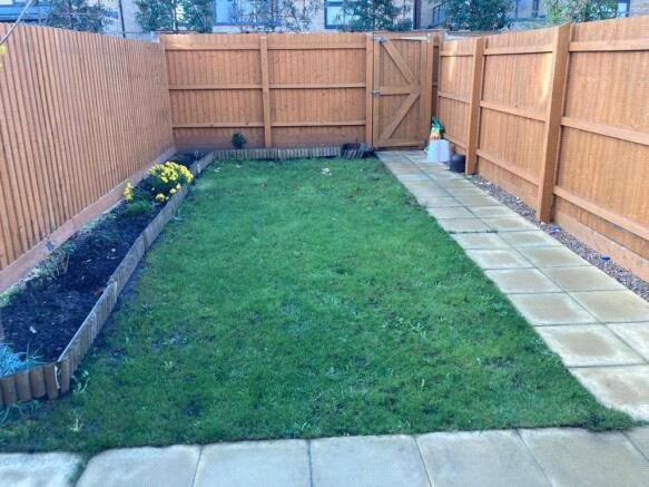 Charlock Close, Romford, RM3 0LE