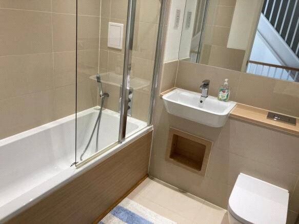 Charlock Close, Romford, RM3 0LE