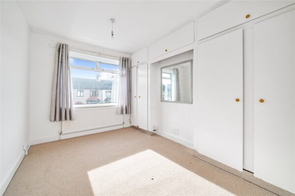Standen Avenue, Hornchurch, RM12 6AA