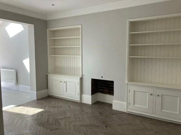 Bowden Drive, Hornchurch, RM11 3UP