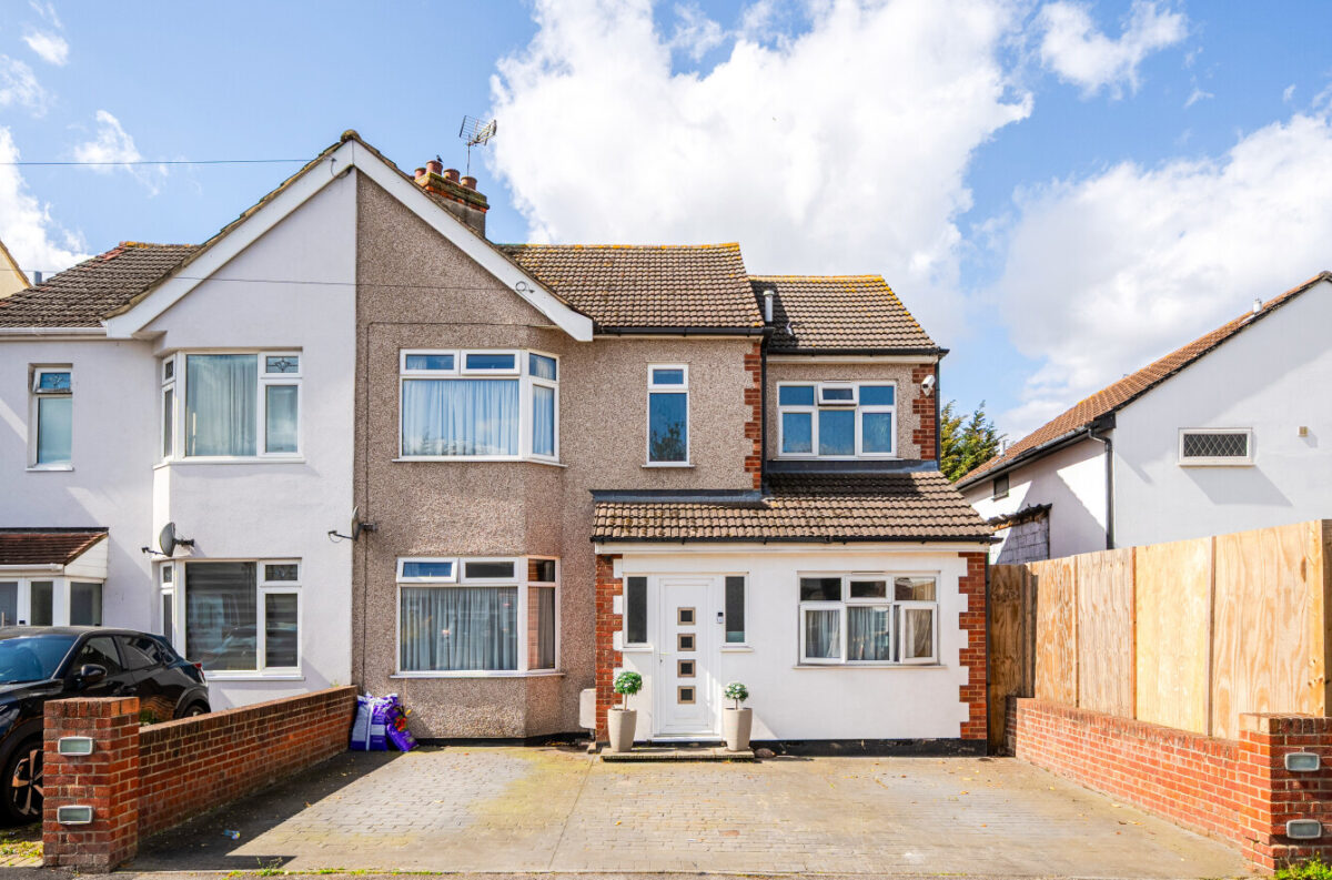 Ashwood Avenue, Rainham, RM13 9AS
