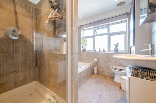 Ashwood Avenue, Rainham, RM13 9AS