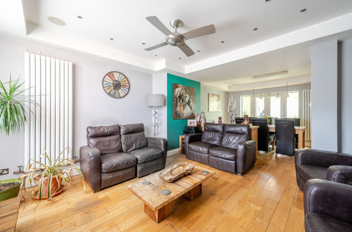 Ashwood Avenue, Rainham, RM13 9AS