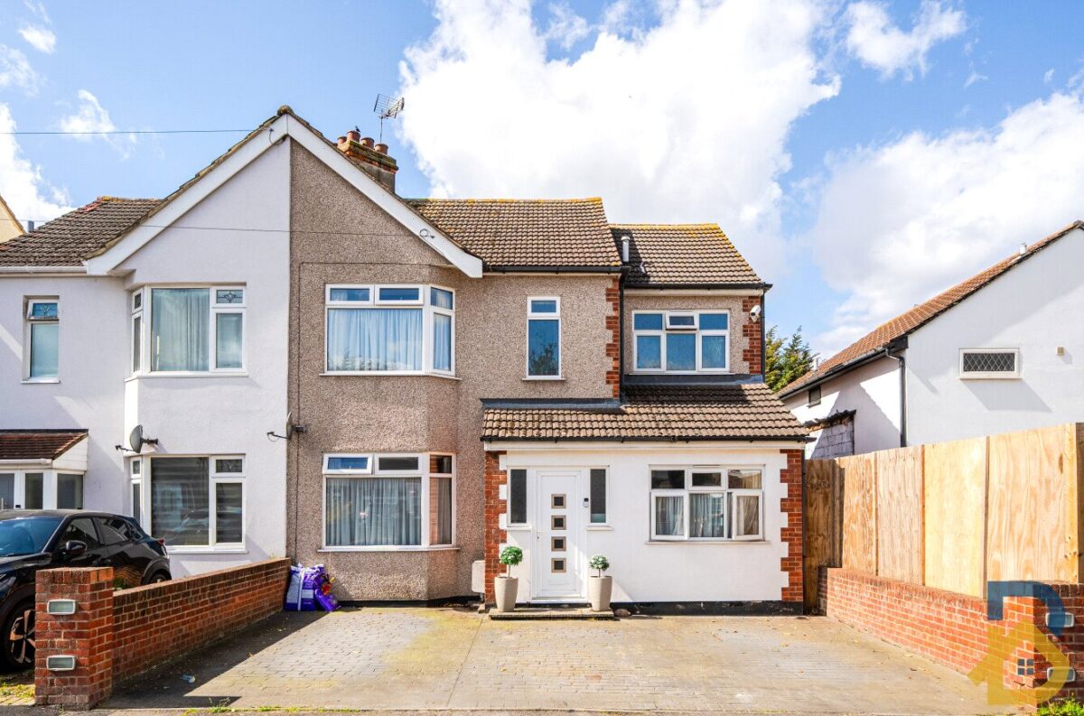 Ashwood Avenue, Rainham, RM13 9AS