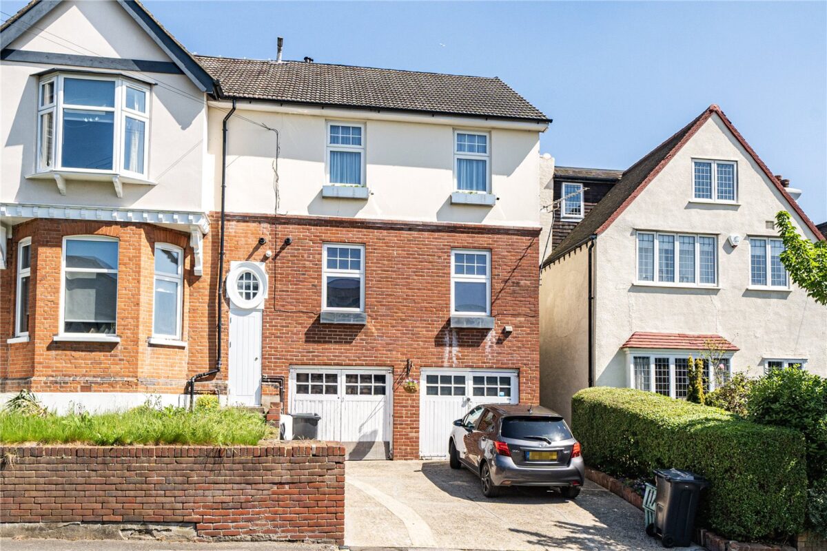Grange Avenue, Woodford Green, IG8 9JT